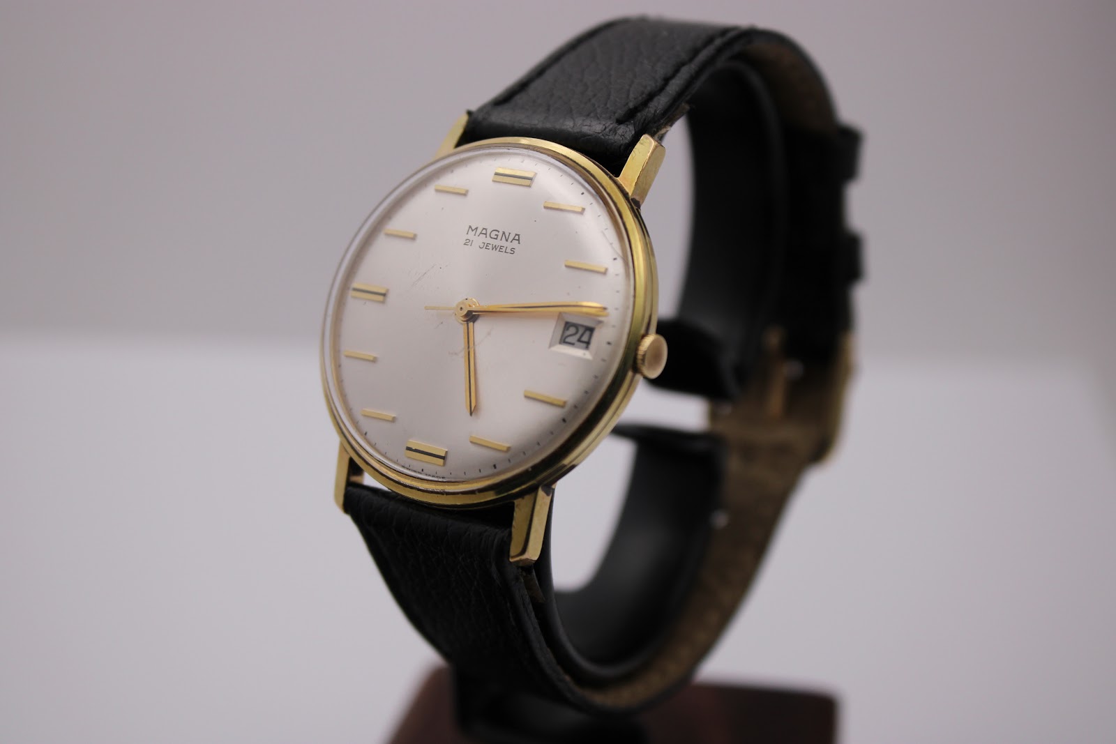 MAGNA 17JW — photo 1