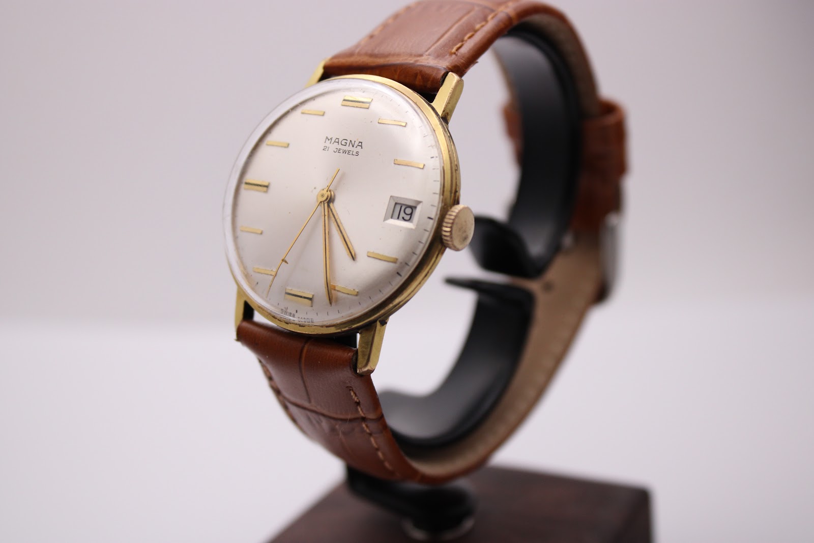MAGNA 17JW — photo 1