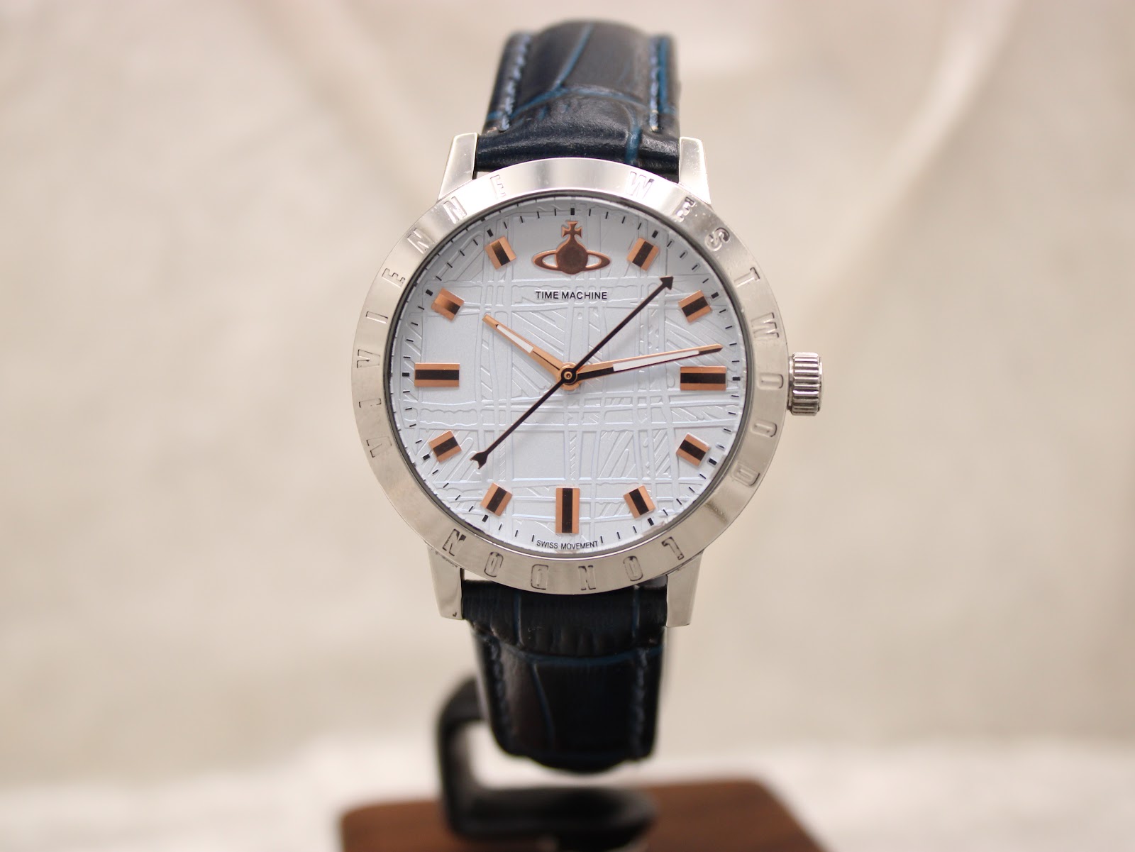 Vivienne Westwood Time machin — photo 1