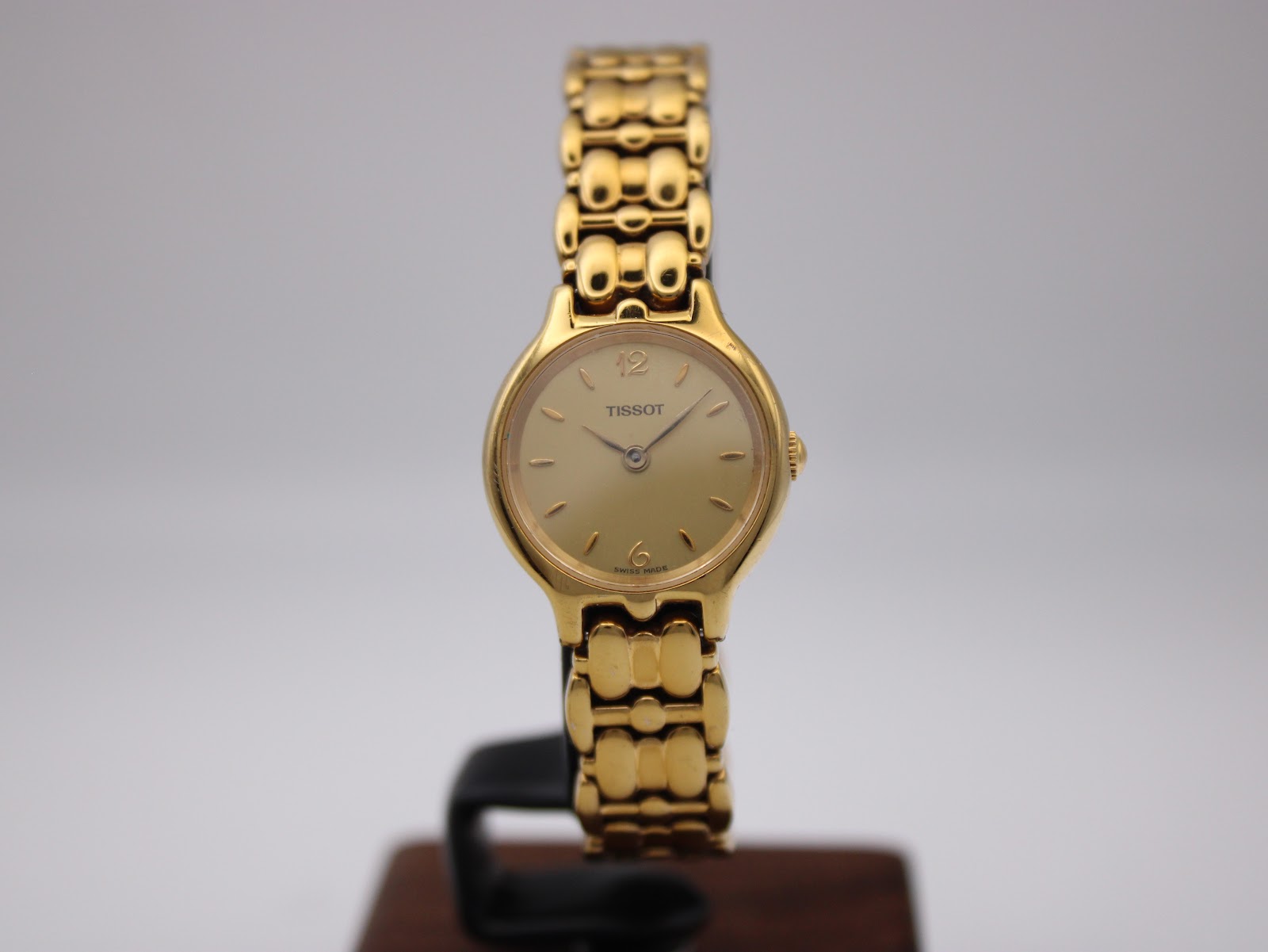 TISSOT E421K — photo 1